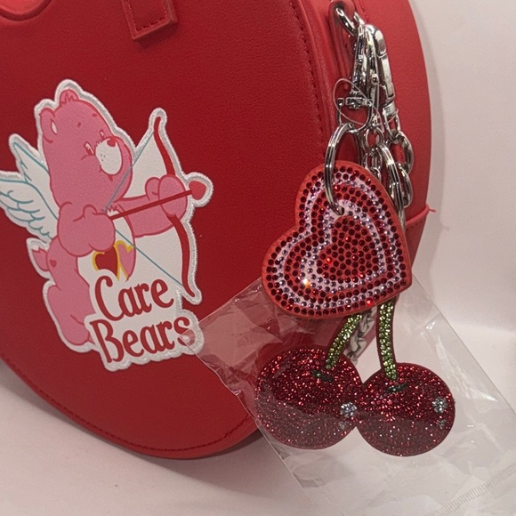 Red Heart-Shaped Bag - Picture 4 of 6